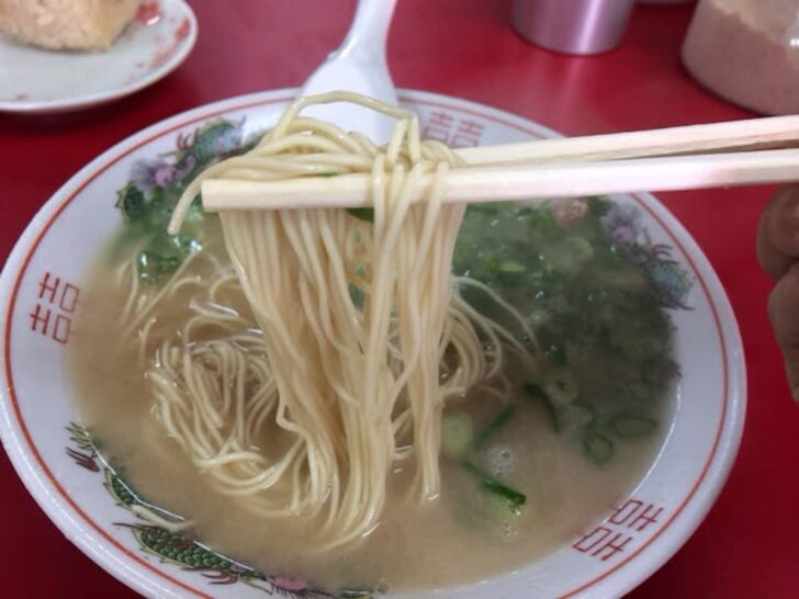 安全食堂ラーメンの極細麺