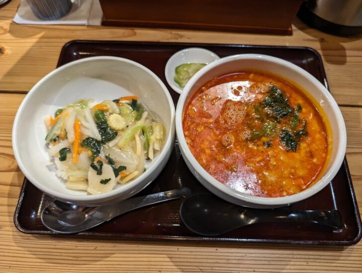 担々麺と中華丼のセット