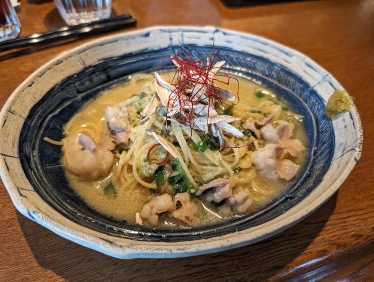 牛もつと鶏ガラ味噌スープのスパゲティ