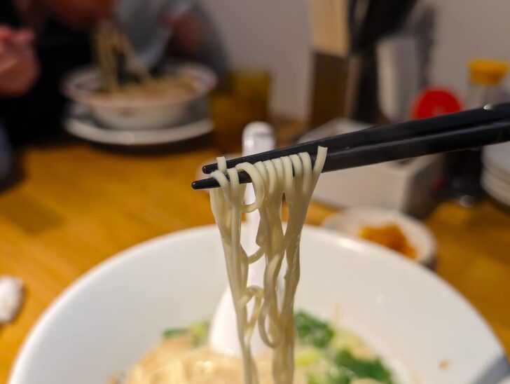 白丸シンプルの麺