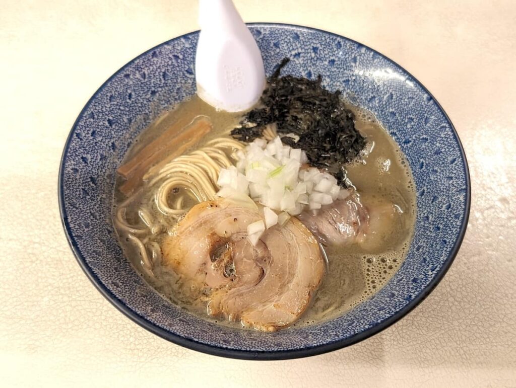 麺や鱗道の「激鱗ラーメン」