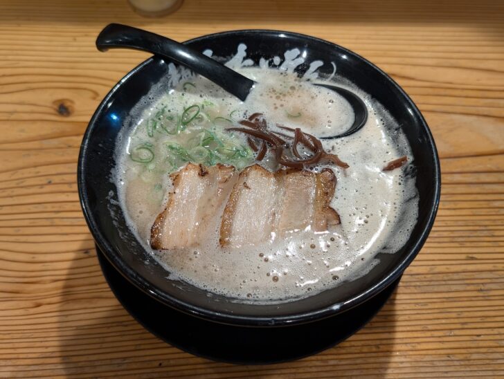 麺屋たいそんの濃厚豚骨ラーメン