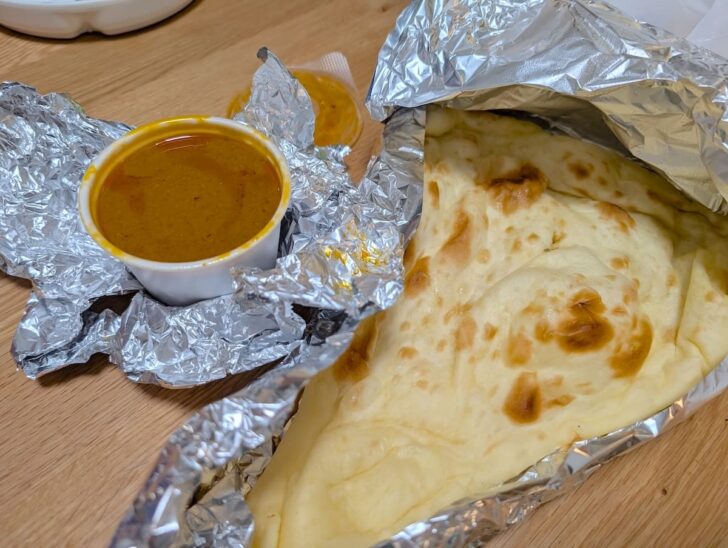 ミラン小戸店で頼んだのがナンとカレーのセット