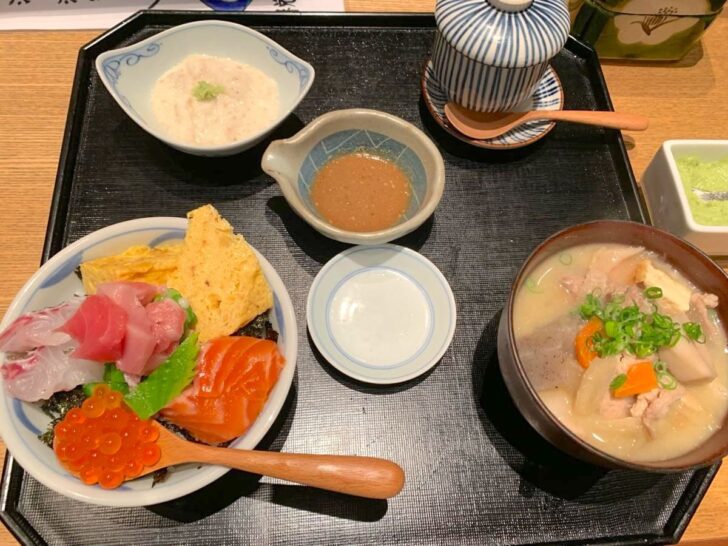 魚忠の海鮮丼