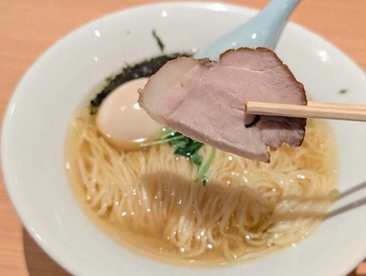特製はあぐー豚のチャーシューも入ってる