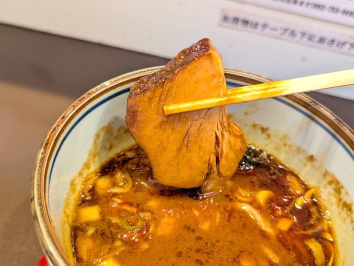 厚切りで食べ応えのあるチャーシュー