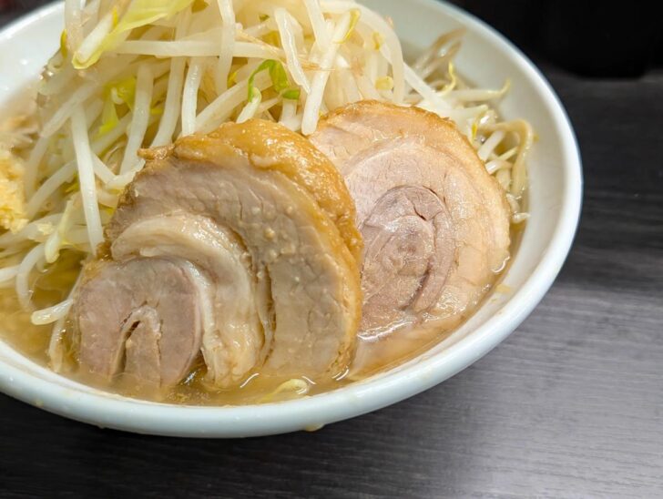 豚チャーシューも大きいものが2つ