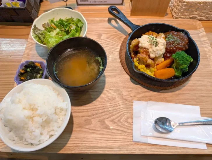 ンバーグ定食＋チキン南蛮