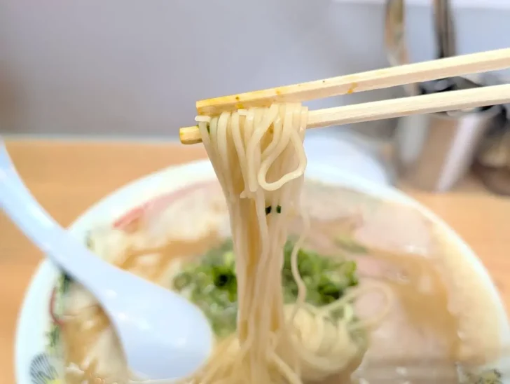 麺は極細で火が通りやすいので、ササッといただきたい