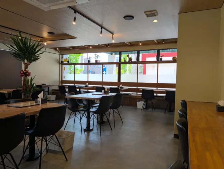 スパイスキッチン ポカラの店内