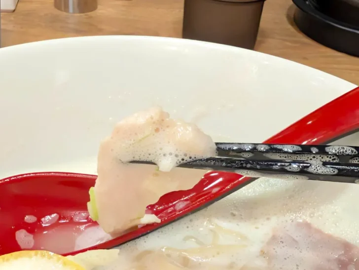 鶏むね肉のハムはしっとりなめらかで、こちらも美味