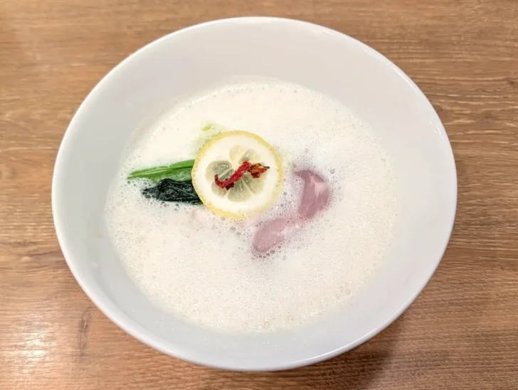 ナカムラボの鶏白湯SOBA