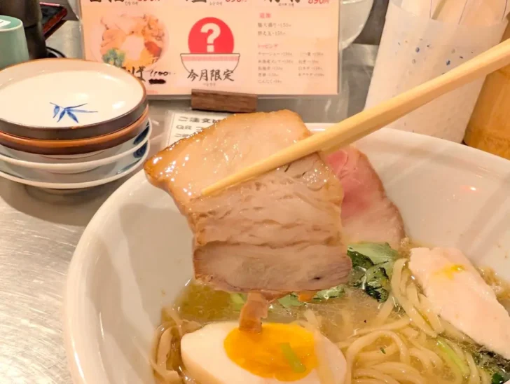 漬け込まれた豚チャーシュー
